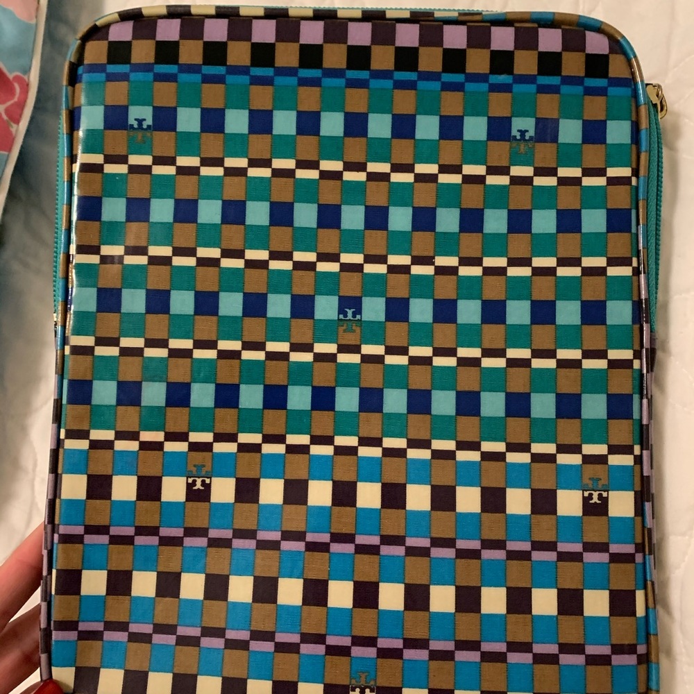Tory Burch iPad case - Picture 2 of 4